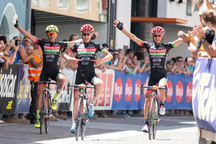 SuperGiroDolomiti Zieleinfahrt 2014