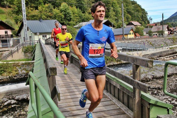 Läufer am Windensteg in Lauffen (Foto: Kaiserlauf/Hörmandinger)